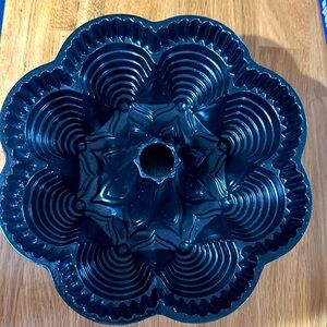 Nordic Ware Bundt Fiesta Party Pan